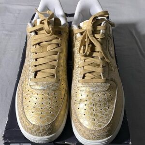 AIR FORCE 1 07 LV8 MENS Gold embossed SNAKE PRINT